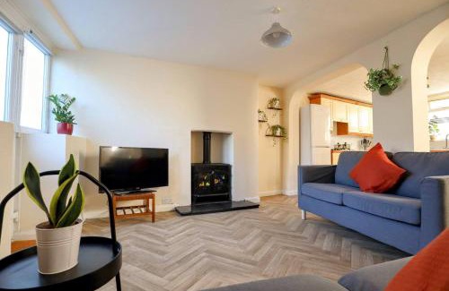 Folkestone Casa | 4 bed home 3 mins from harbour + sandy beach
