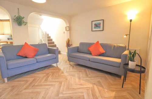 Folkestone Casa | 4 bed home 3 mins from harbour + sandy beach