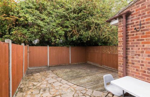 Wyken Casa | 4-Bed Home for Contractors - Parking - Walk to Hospital