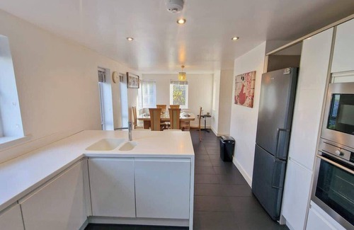 Trafford Casa | 4 Bed Home in Altrincham by City SuperHost
