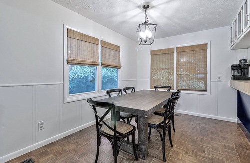Byrdstown Casa | 4 Bed Home on Dale Hollow Lake, Steps from East Port Marina