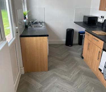 Portswood Apartamento | 4 Bed house, 2 bath with large garden and free parking - Sleeps 8