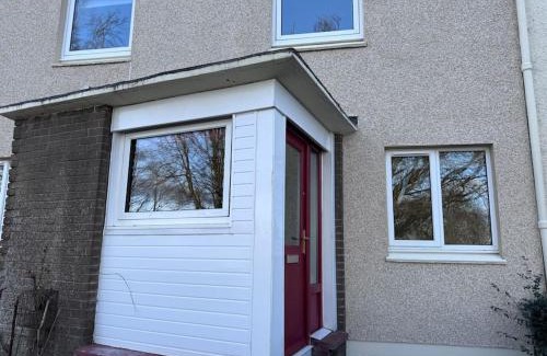 Glenrothes Casa | 4 Bed House, Glenrothes sleeps 5