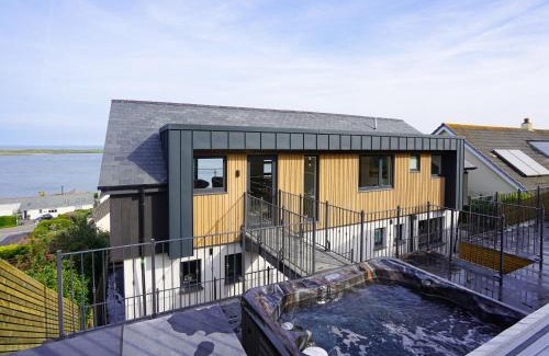 Westleigh Casa | 4 Bed in Appledore 93960