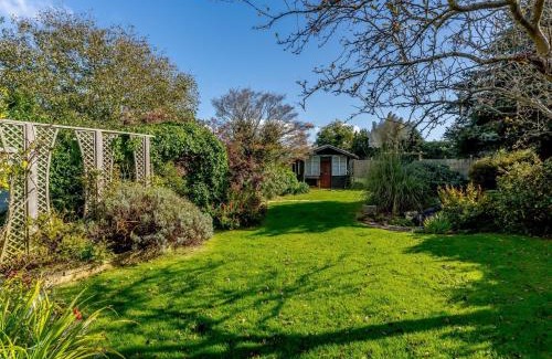 Bembridge Casa | 4 Bed in Bembridge IC070