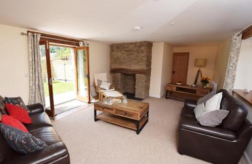 Berrynarbor Casa | 4 Bed in Berrynarbor 43640