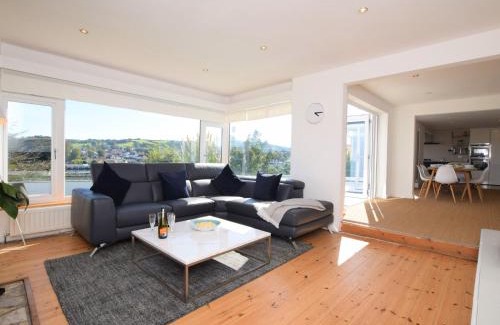 Brixham Casa | 4 Bed in Brixham 76402