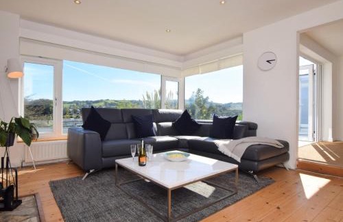 Brixham Casa | 4 Bed in Brixham 76402