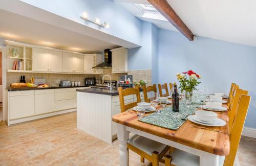 Whitchurch Casa | 4 Bed in Bronington oc-g32599