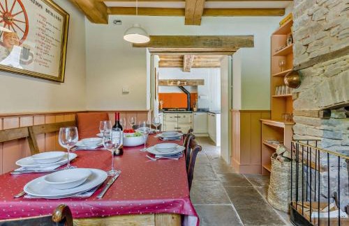 Westbrook Court Casa | 4 Bed in Hay-on-Wye Town BN116