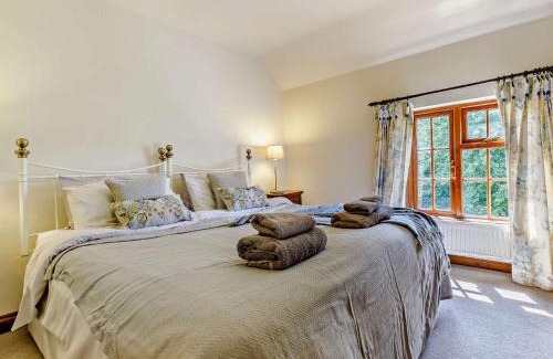 Westbrook Court Casa | 4 Bed in Hereford 44213