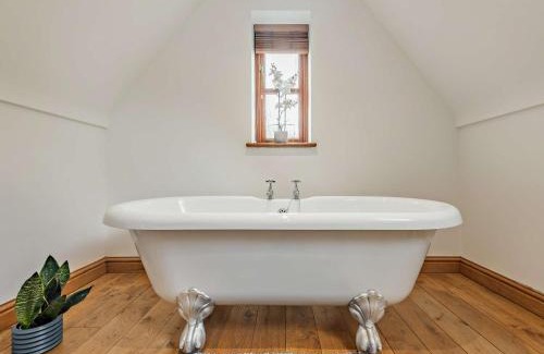 Lloc Casa | 4 Bed in Lloc 92687