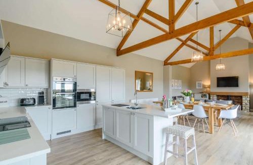 Potter Brompton Casa | 4 Bed in Scarborough 79522