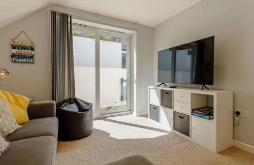 Seaton Casa | 4 Bed in Seaton 89135