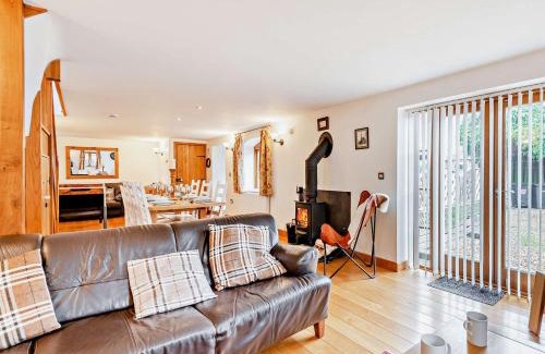 Pontesbury Casa | 4 Bed in Shrewsbury 50180