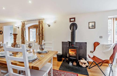 Pontesbury Casa | 4 Bed in Shrewsbury 50180