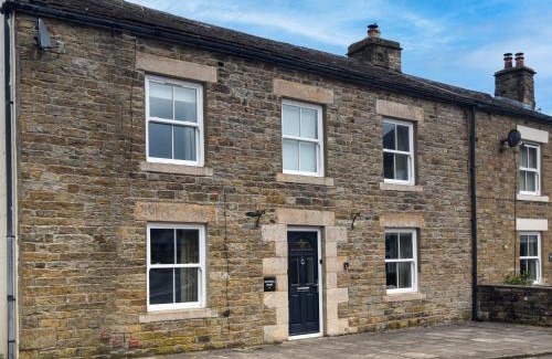 Wearhead Casa | 4 Bed in Wearhead 93527