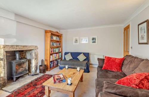 Wearhead Casa | 4 Bed in Wearhead 93527