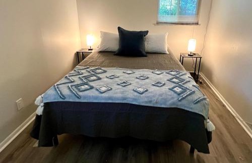 Royal Manor Casa | 4 Bed Ranch-Fire Pit-Pet & Kid Friendly-King Bed