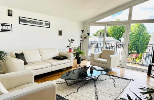 Broughty Ferry Casa | 4-Bed Seaside Dream House - Sleeps 8 & Parking