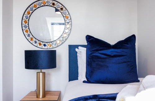 Brunel Casa | 4 Bed Townhouse in Uxbridge Ideal For Families or Contractors By AV Stays Short Lets