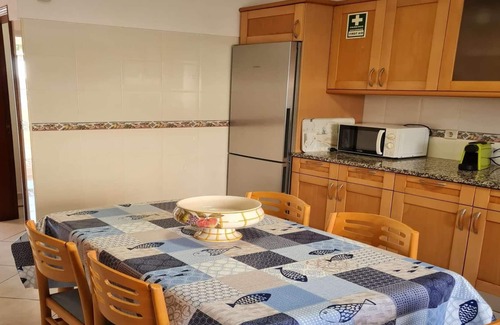Castelo Villa | Villa de 4 dormitorios con piscina, terraza, barbacoa incorporada, aire acondicionado + Wi-Fi, cerca de las playas