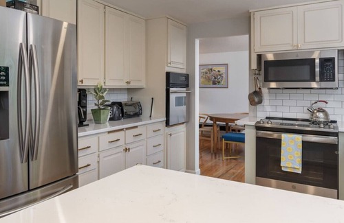 Central Oregon Casa | 4 bedrm close to University, Stadium; Private yard