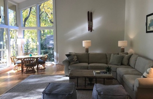 Fontana Casa | 4 Bedroom 3 Bath Spacious House on Golf Course blocks from the Beach!