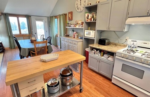 Sebago Casa | 4 bedroom 1 bath. Large Yard, Short walk to public beach.