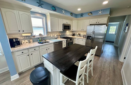 Anglesea Casa | 4 Bedroom 2 Bath luxury home in a quiet area close to the beach