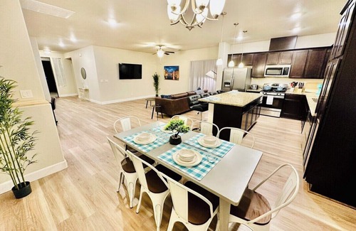 Fernley Casa | 4-Bedroom/2-Bath/Pet OK/Sleeps13