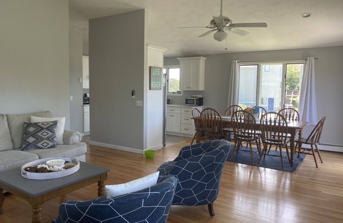 Point Judith Casa | 4 Bedroom/2 Bath w/2 living rooms and a short walk to the beach *SUNDAY RENTAL