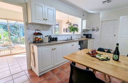 Brownlow Ki Casa | 4 bedroom 2 Bathroom Aircon beach front Pet Friendly Kingscote /Brownlow wifi
