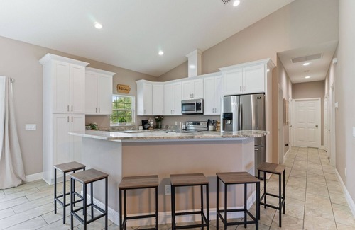 Ocala Casa | 4-bedroom 2-bathroom charming house in Ocala with AC, WiFi. Enjoy your stay