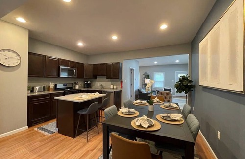 South Side Slopes Casa | 4 Bedroom / 2 Bathroom South Side I Pittsburgh