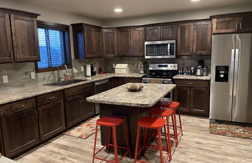 Buffalo Ridge Casa | 4 bedroom 3 1/2 bathroom townhouse in NW Sioux Falls. Sleeps up to 12 people.