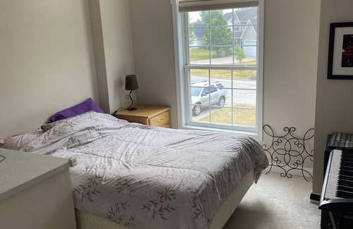 De Pere Casa | 4 Bedroom / 3.5 Bathroom House - 18 minutes from Lambeau. No pets.