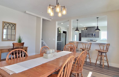 Richland Center Casa | 4 Bedroom, 3 bath home with panoramic ridgetop views