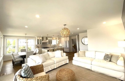 Gold Coast Condominio | 4 bedroom, 3 bath beach front property