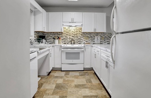 The Woods Cabaña | 4 Bedroom/3Bath Accessible Cottage