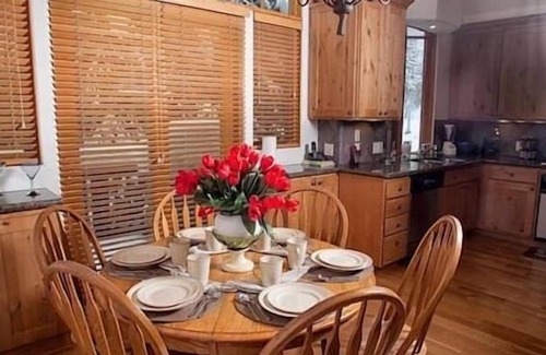 Aspen Casa | 4 BEDROOM 4 BATH HOME. ASPEN!