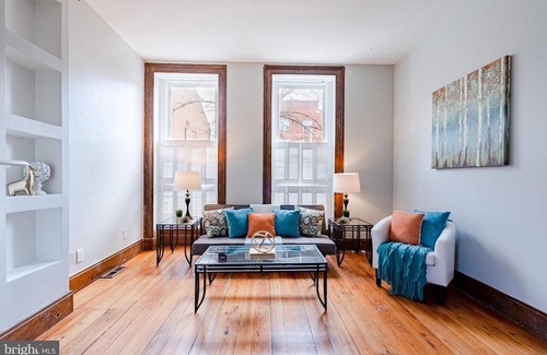 Downtown Baltimore Casa | 4 Bedroom 4 Full Bathroom Near Downtown with FREE parking