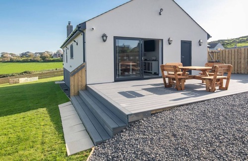 Cylch-Y-Garn Cabaña | 4 bedroom accommodation in Llanfairynghornwy