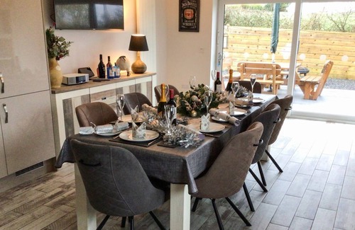 Cylch-Y-Garn Cabaña | 4 bedroom accommodation in Llanfairynghornwy