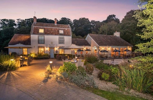 Newton St Loe Chalet De Esquí | Alojamiento de 4 habitaciones en Newton Saint Loe, Nr Bath