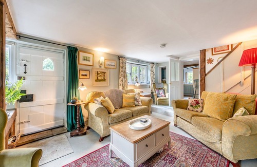 Pulborough Cabaña | 4 bedroom accommodation in Codmore Hill, near Pulborough
