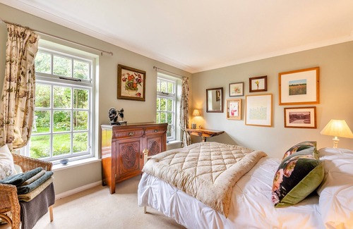 Pulborough Cabaña | 4 bedroom accommodation in Codmore Hill, near Pulborough
