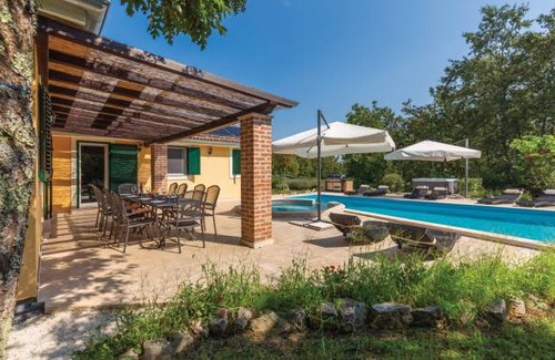 Rezanci Casa | 4 bedroom accommodation in Rezanci