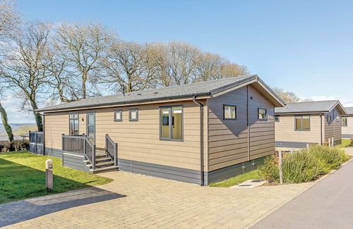 Axminster Chalet De Esquí | 4 bedroom accommodation in Axminster