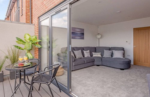 Gisleham Cabaña | 4 bedroom accommodation in Oulton Broad, near Lowestoft